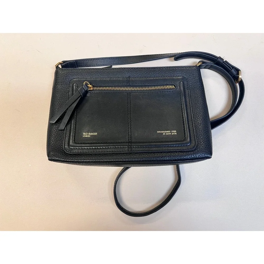 Ted Baker Crossbody Bag Womens Small Black Excellent Pebbled Leather‎ Gold Logo